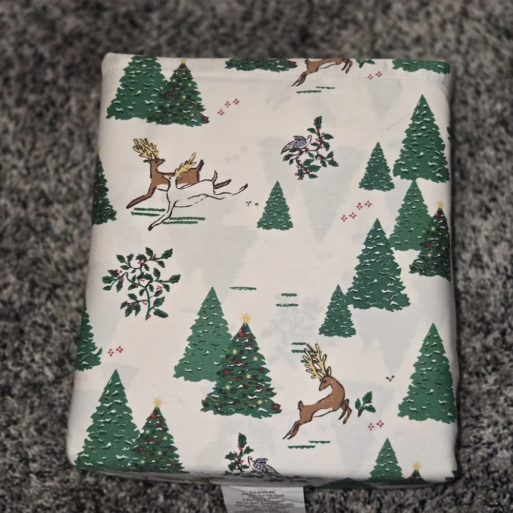 Target Holiday Mattress Cover - Green and White
